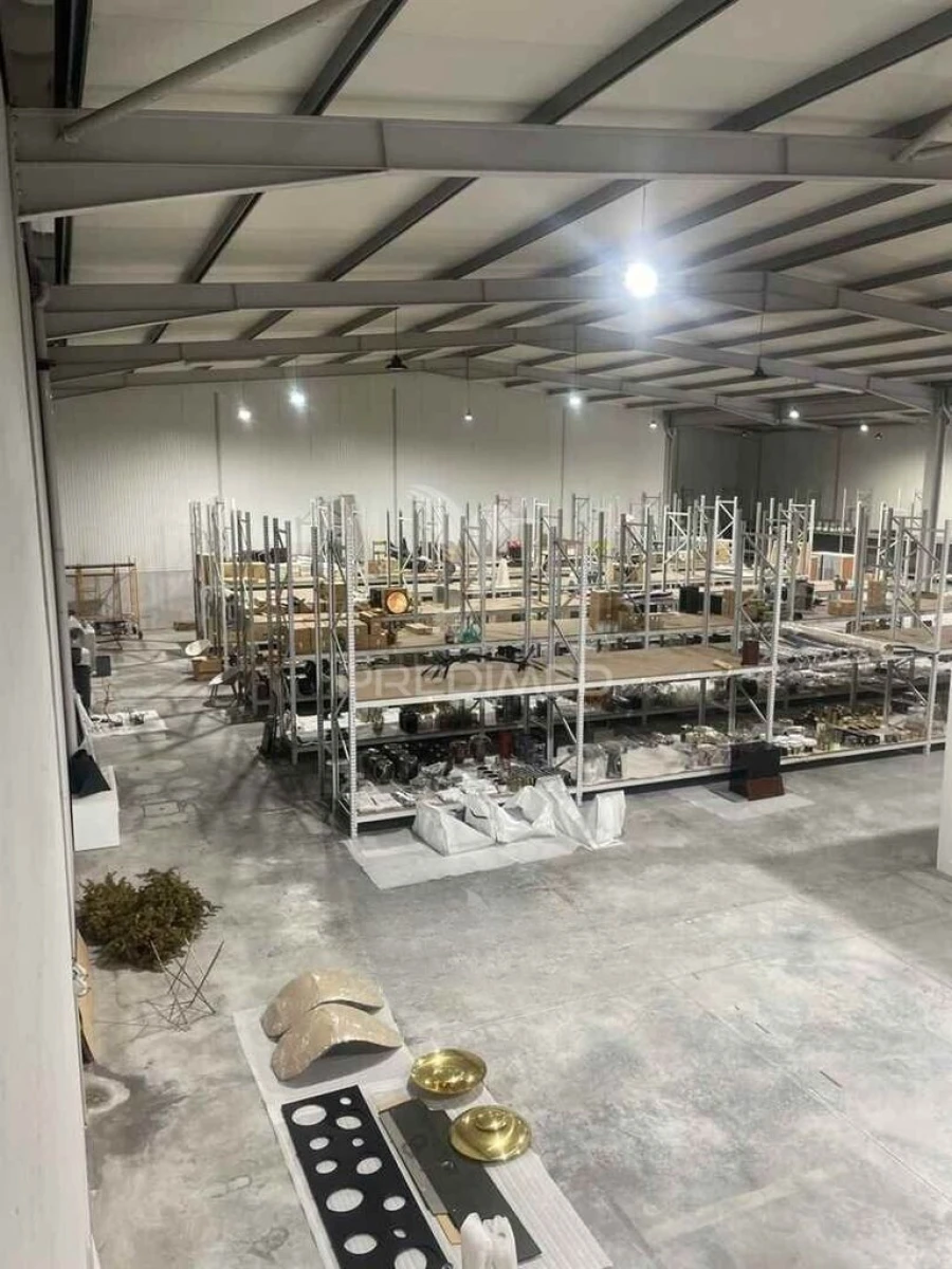 Armazém para Venda em São João da Madeira Foto 6