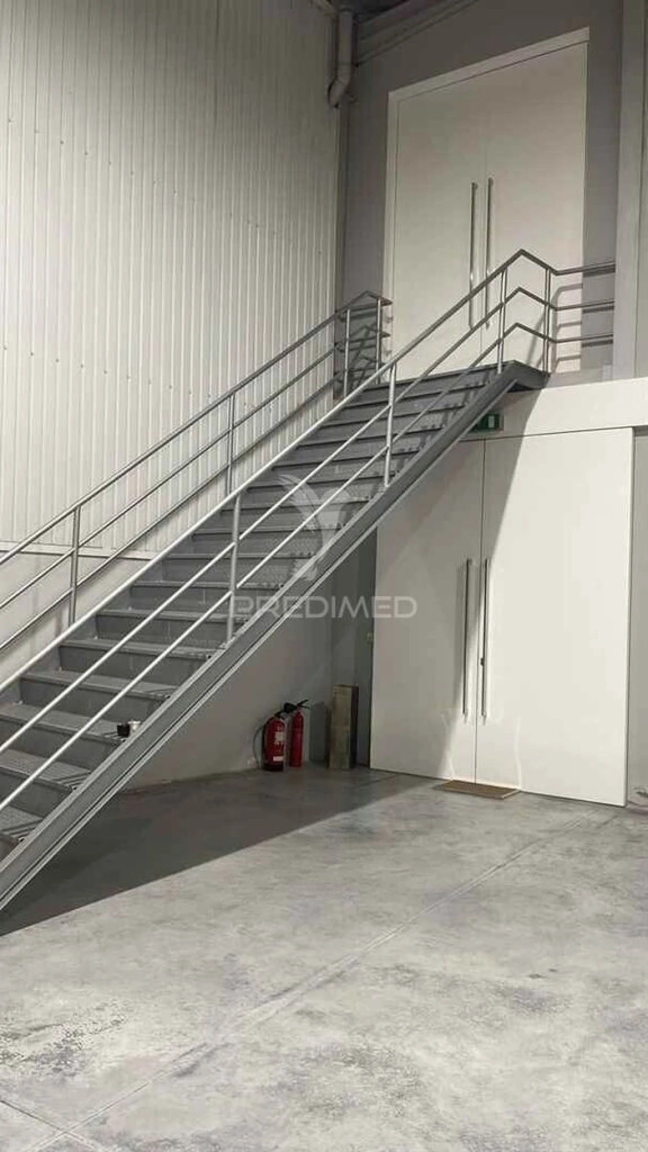 Armazém para Venda em São João da Madeira Foto 11