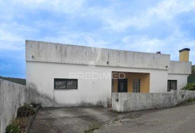 Moradia T4 para Venda em Vila Nova de Monsarros