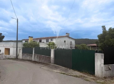 Moradia T4 para Venda em Vila Nova de Monsarros