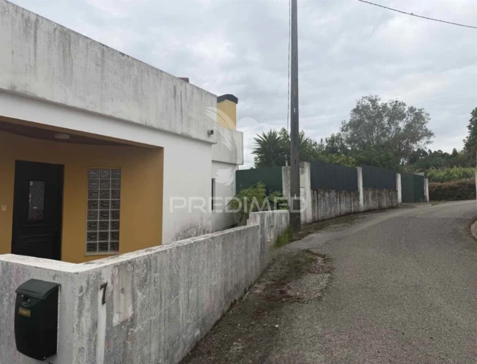 Moradia T4 para Venda em Vila Nova de Monsarros Foto 1