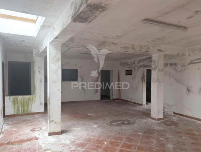 Moradia T4 para Venda em Vila Nova de Monsarros Foto 2