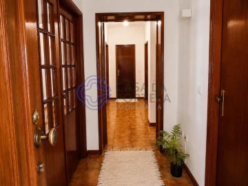 Moradia T3 para Venda em Cepães e Fareja