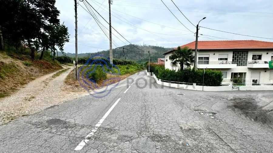 Moradia T3 para Venda em Cepães e Fareja