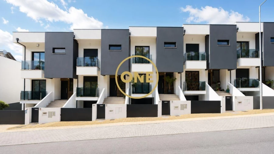 Moradia T3 para Venda em Gondifelos, Cavalões e Outiz