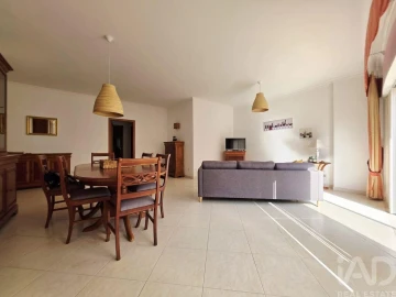 Apartamento T2 para Arrendamento em Tavira (Santa Maria e Santiago)