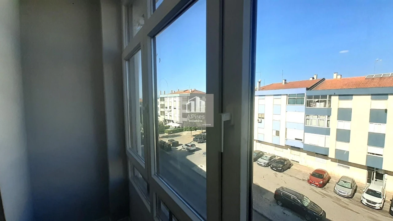 Apartamento T4 para Venda em Amora Foto 25