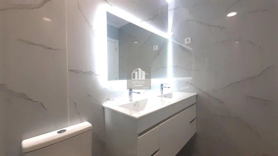 Apartamento T4 para Venda em Amora Foto 16