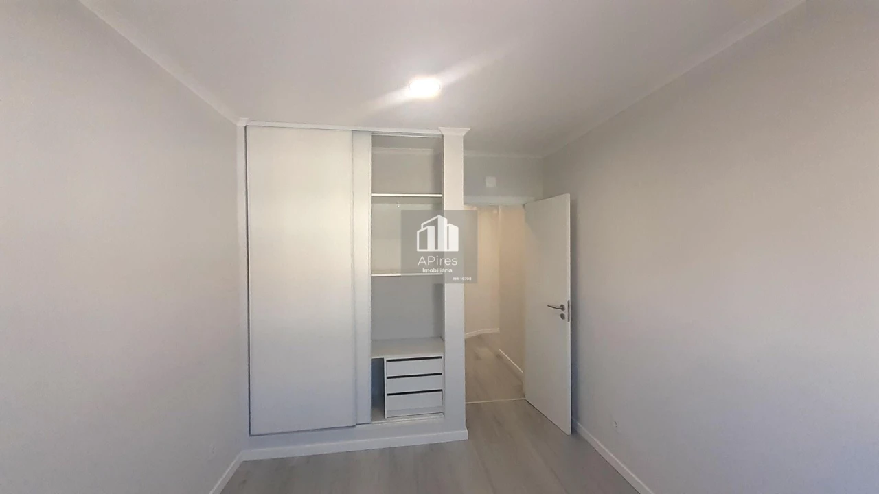 Apartamento T4 para Venda em Amora Foto 12