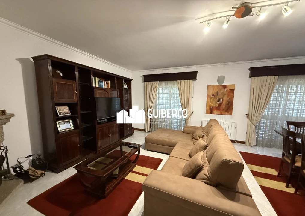 Moradia T3 para Venda em Ronfe Foto 9