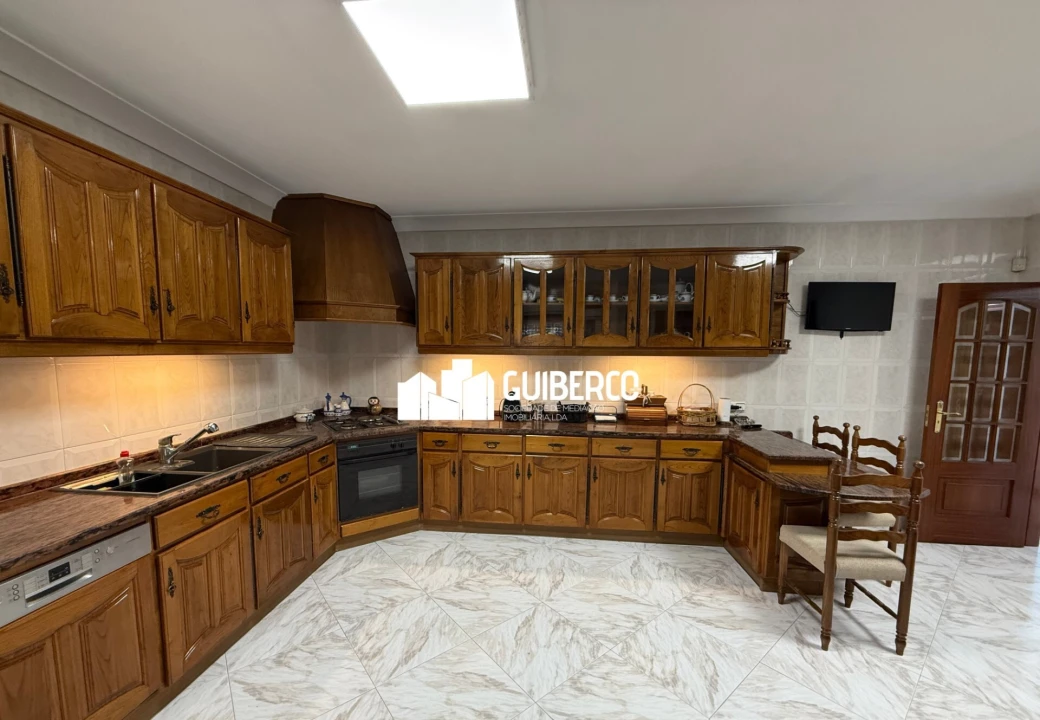 Moradia T3 para Venda em Ronfe Foto 3