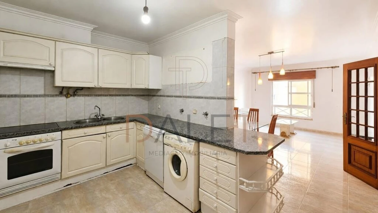 Apartamento T2 para Venda em Algueirão-Mem Martins Foto 6