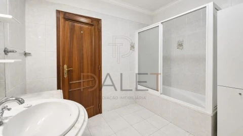 Apartamento T2 para Venda em Algueirão-Mem Martins