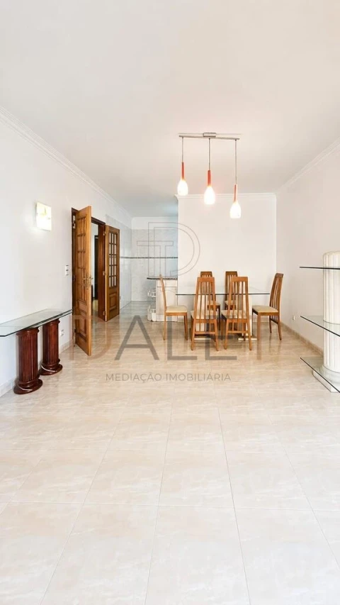 Apartamento T2 para Venda em Algueirão-Mem Martins