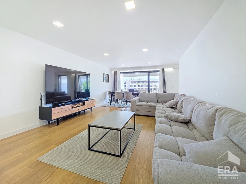 Apartamento T3 para Venda em Santo Antonio dos Olivais Foto 1