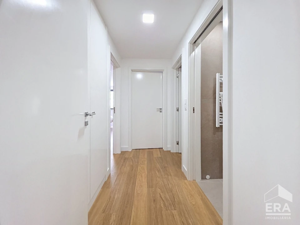 Apartamento T3 para Venda em Santo Antonio dos Olivais Foto 9