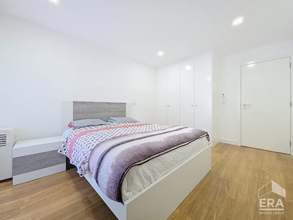 Apartamento T3 para Venda em Santo Antonio dos Olivais Foto 13