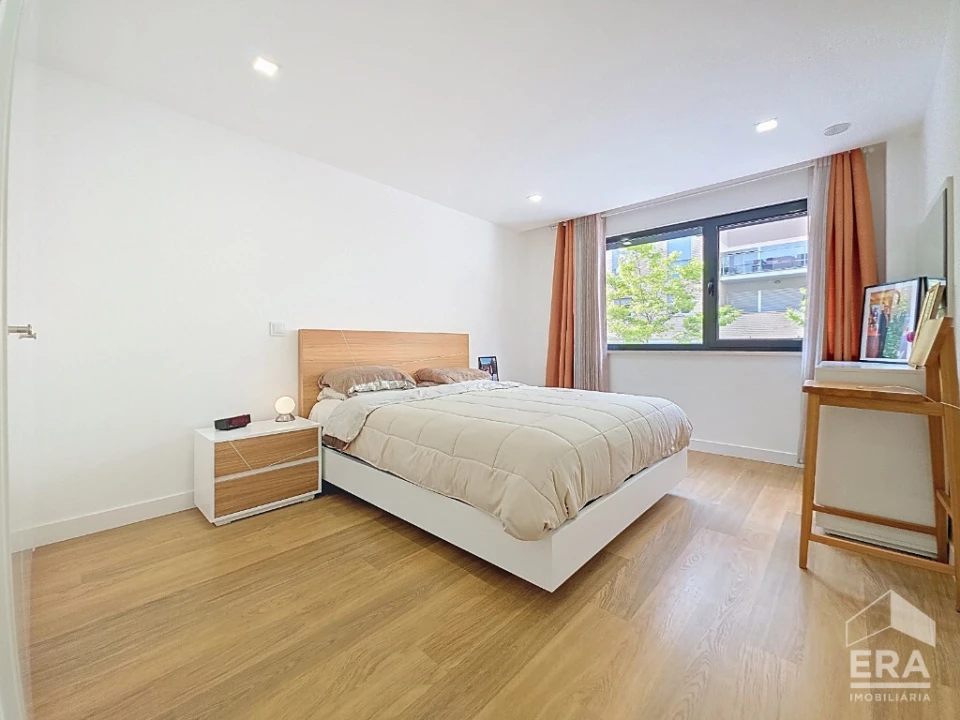 Apartamento T3 para Venda em Santo Antonio dos Olivais Foto 11