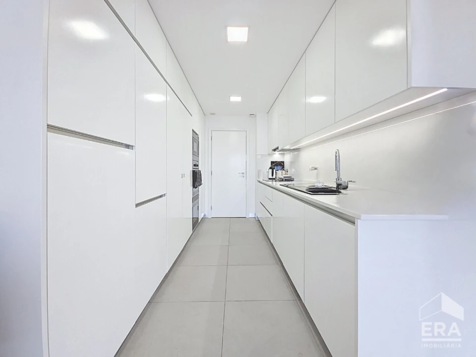 Apartamento T3 para Venda em Santo Antonio dos Olivais Foto 4