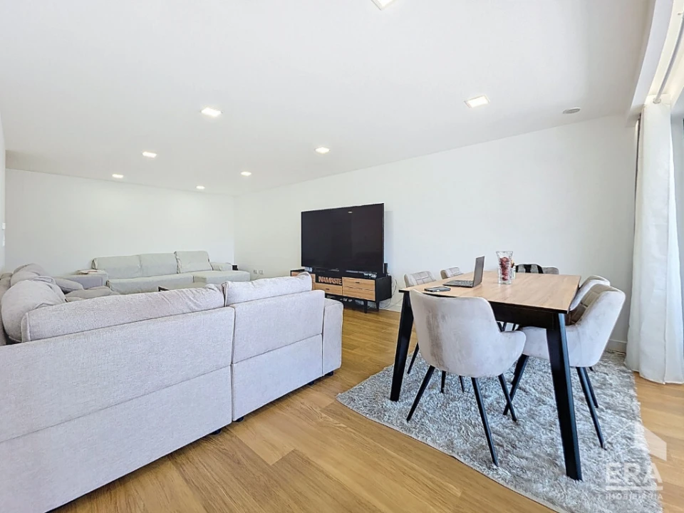 Apartamento T3 para Venda em Santo Antonio dos Olivais Foto 8