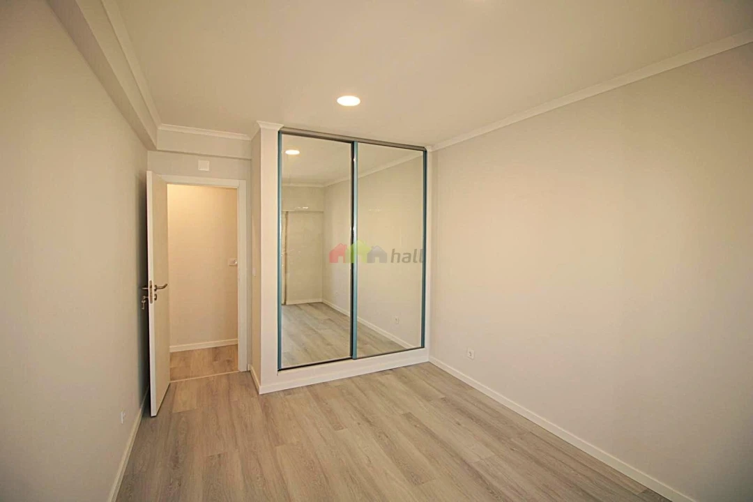 Apartamento T4 para Venda em Amora Foto 11