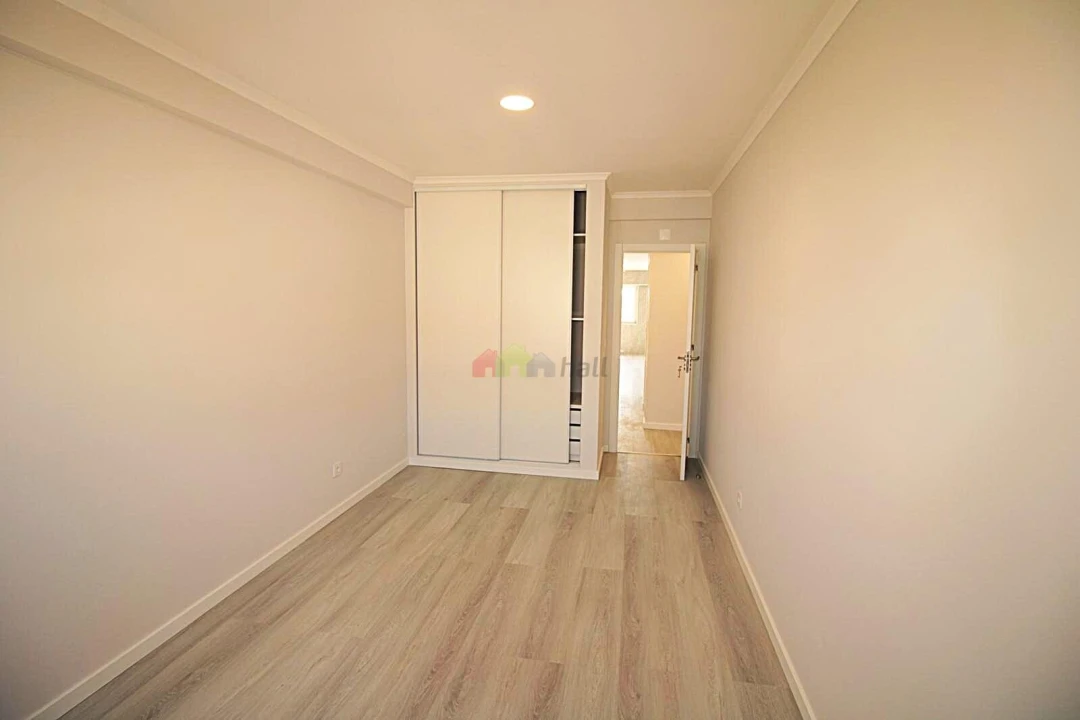 Apartamento T4 para Venda em Amora Foto 24