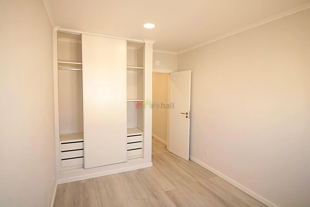 Apartamento T4 para Venda em Amora Foto 18