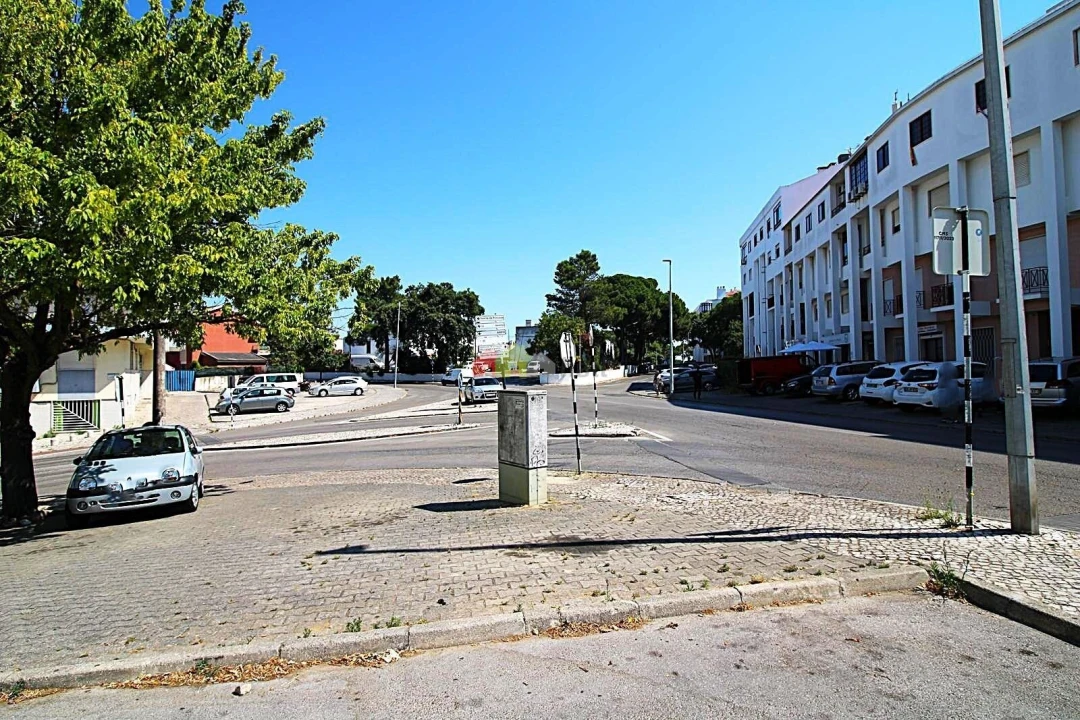 Apartamento T4 para Venda em Amora Foto 31