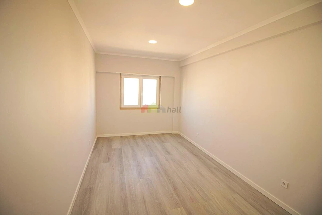 Apartamento T4 para Venda em Amora Foto 23