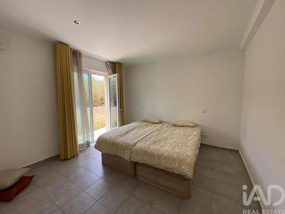 Moradia T2 para Venda em Vila de Sagres Foto 3