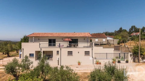 Moradia T3 para Venda em São Miguel, Santa Eufémia e Rabaçal