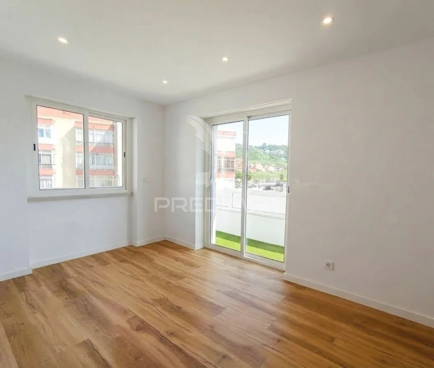 Apartamento T1 para Venda em Odivelas Foto 5
