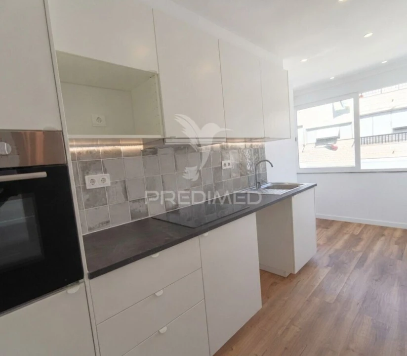 Apartamento T1 para Venda em Odivelas Foto 3