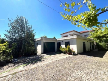 Moradia T4 para Venda em Lanheses
