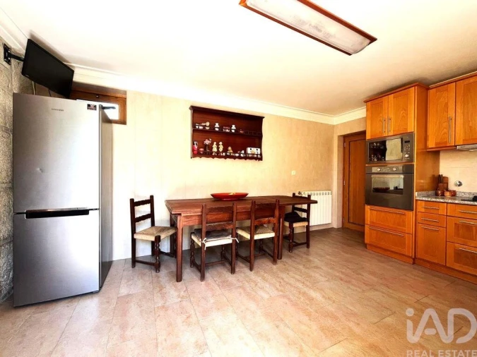 Moradia T4 para Venda em Lanheses Foto 3