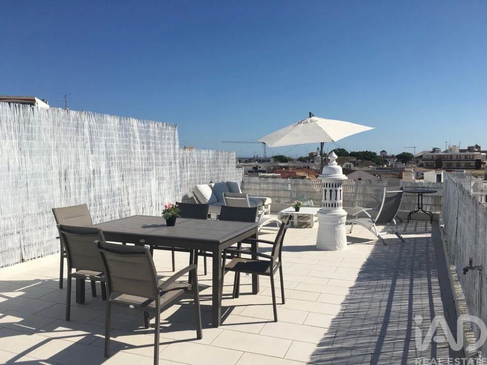 Apartamento T3 para Venda em Faro (Sé e São Pedro) Foto 1