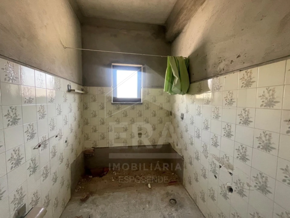 Moradia T5 para Venda em Vila Nova de Anha Foto 17