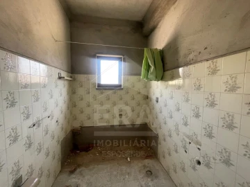 Moradia T5 para Venda em Vila Nova de Anha