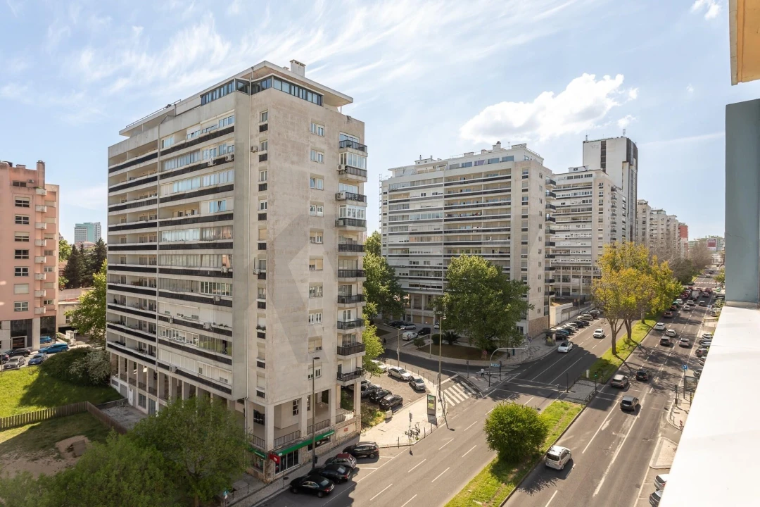 Apartamento T4 para Venda em Alvalade Foto 25
