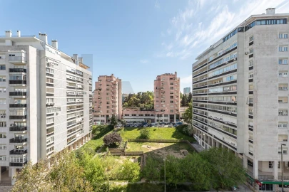 Apartamento T4 para Venda em Alvalade