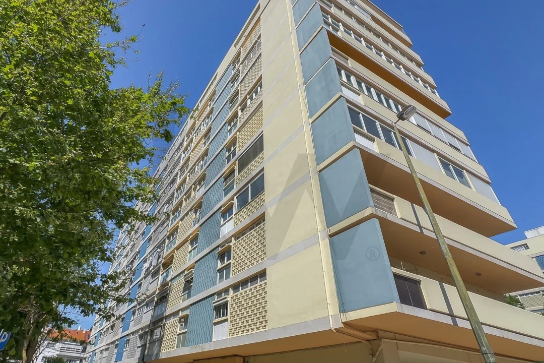 Apartamento T4 para Venda em Alvalade Foto 35