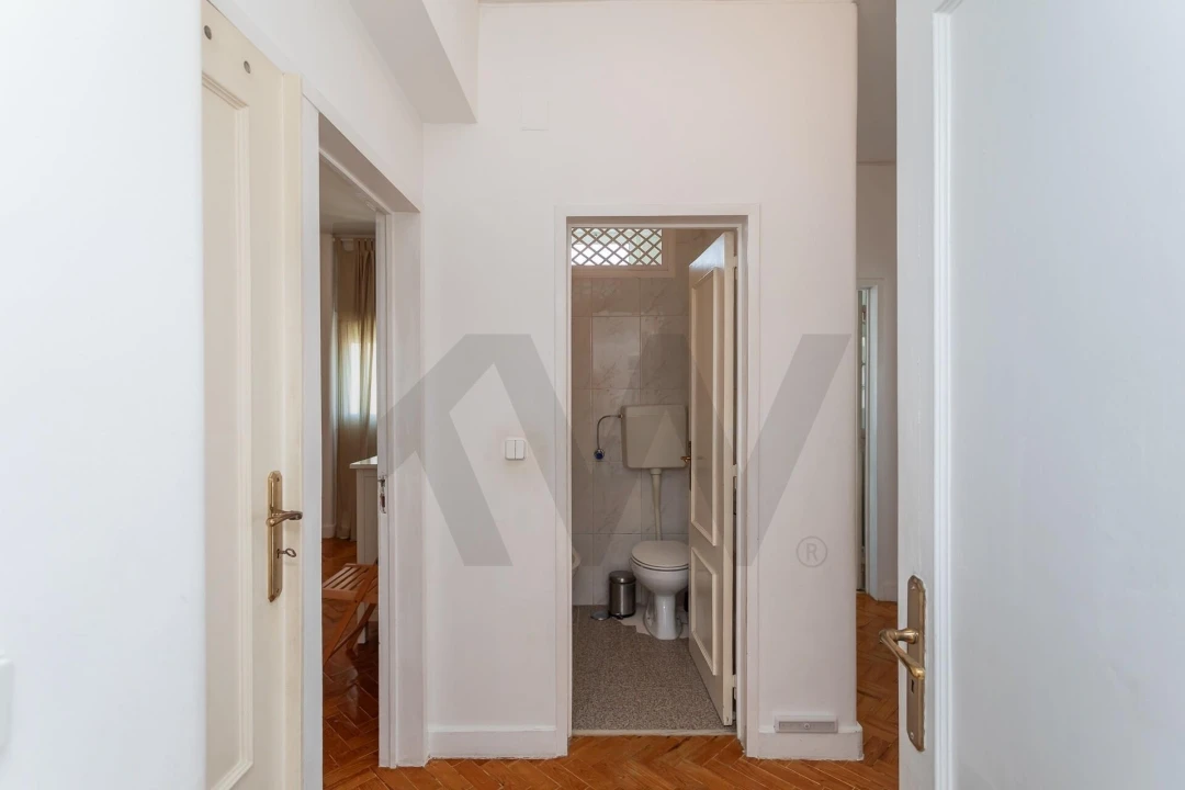 Apartamento T4 para Venda em Alvalade Foto 30