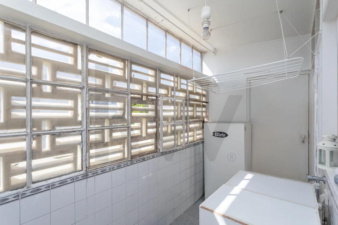 Apartamento T4 para Venda em Alvalade Foto 19
