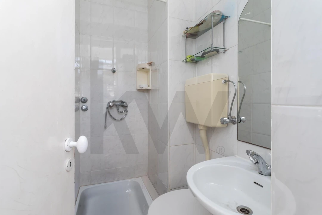 Apartamento T4 para Venda em Alvalade Foto 34