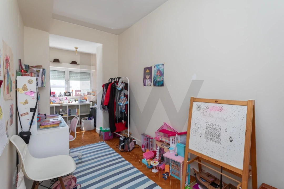 Apartamento T4 para Venda em Alvalade Foto 14