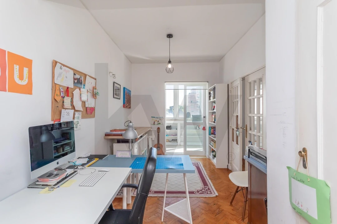 Apartamento T4 para Venda em Alvalade Foto 8