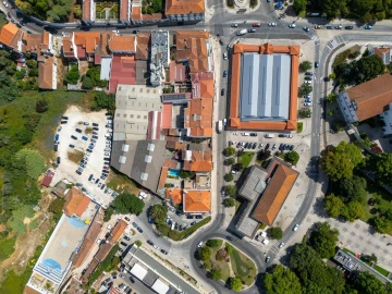 Prédio para Venda em Romeira e Várzea