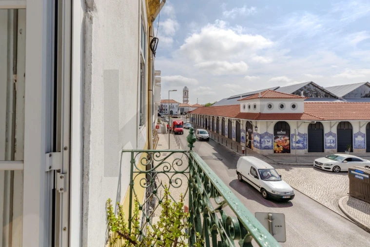 Prédio para Venda em Romeira e Várzea Foto 15