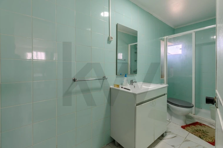Prédio para Venda em Romeira e Várzea Foto 19