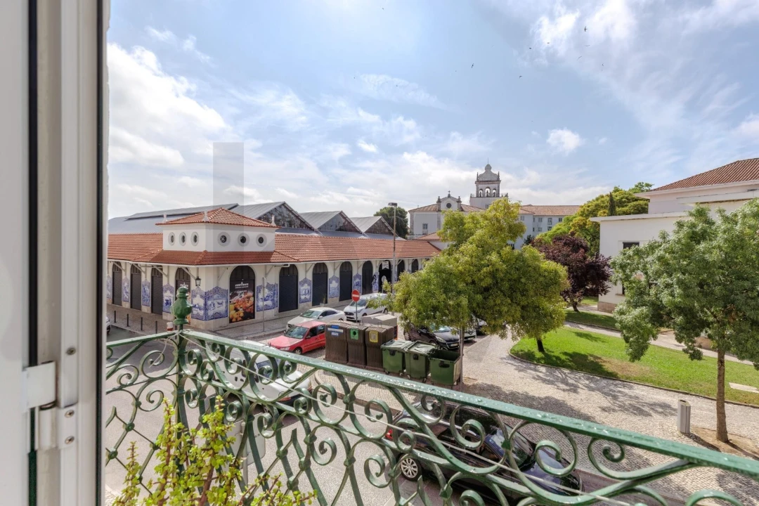 Prédio para Venda em Romeira e Várzea Foto 14